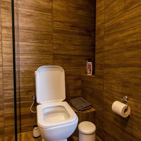 Leone Apartman
