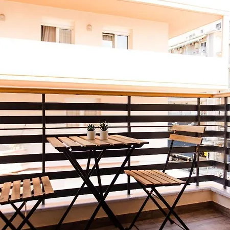 Leone Apartman *