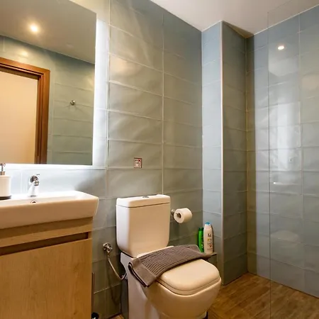 Leone Apartman